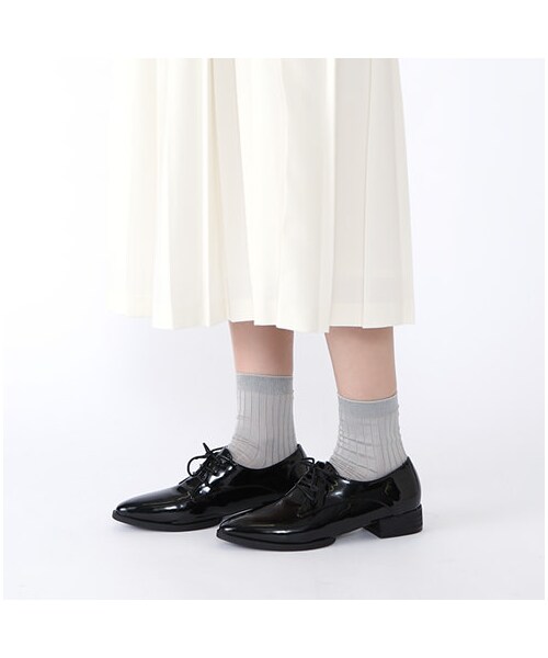 靴下屋（クツシタヤ）の「ガーゼ調リブショートソックス（ソックス・靴下・レディース・サラシ/シルバーグレー/クロ/イエロー・22.0～24.0cm）」の5枚目の写真