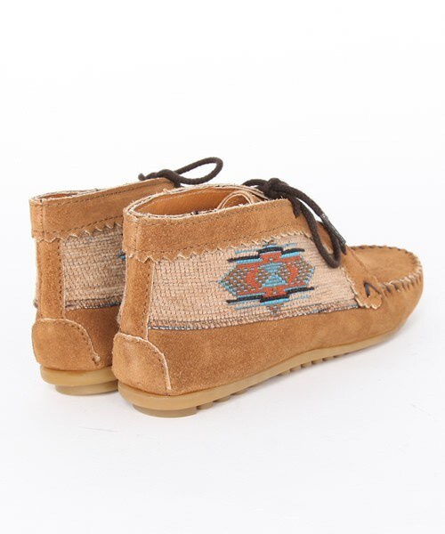 Minnetonka(ミネトンカ)の「【MINNETONKA】エルパソ アンクルブーツ (823400)(ブーツ・レディース・ブラック/ブラウン/ベージュ・35/36/37/38)」の6枚目の写真
