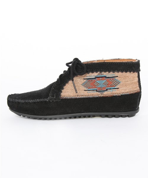 Minnetonka(ミネトンカ)の「【MINNETONKA】エルパソ アンクルブーツ (823400)(ブーツ・レディース・ブラック/ブラウン/ベージュ・35/36/37/38)」の1枚目の写真