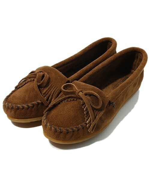 Minnetonka（ミネトンカ）の「【MINNETONKA】キルティースエードモカ　（821600）（モカシン/デッキシューズ・レディース・ブラック/ブラウン/ダークブラウン/ベージュ/ブルー/ネイビー/ライトブルー/パープル/イエロー/ワイン/ブルー系その他/ラベンダー/ライトグレー/ブラウン系その他/グリーン/カーキ/ボルドー・35/36/37/38）」の19枚目の写真