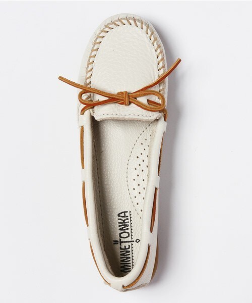 Minnetonka（ミネトンカ）の「【MINNETONKA】ボートモック　（841634）（モカシン/デッキシューズ・レディース・オフホワイト・35/36/37/38）」の5枚目の写真