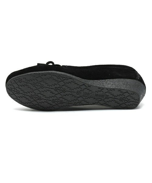 Minnetonka（ミネトンカ）の「KILTY WEDGE　（841638）（モカシン/デッキシューズ・レディース・ブラック/グレー・35/36/37/38）」の4枚目の写真