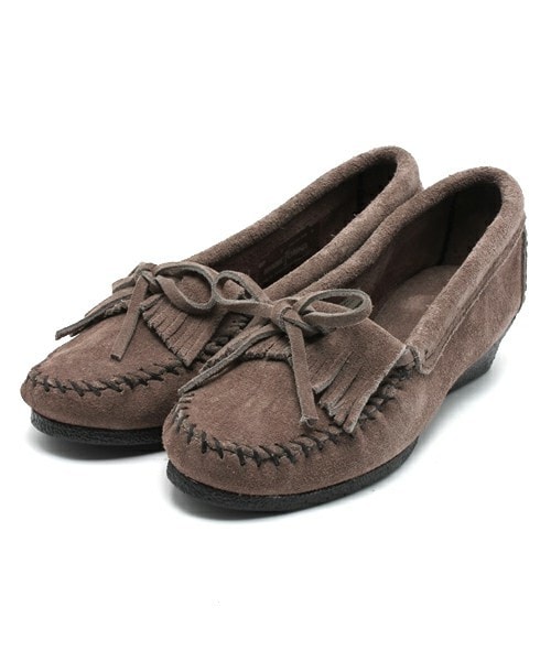 Minnetonka（ミネトンカ）の「KILTY WEDGE　（841638）（モカシン/デッキシューズ・レディース・ブラック/グレー・35/36/37/38）」の2枚目の写真