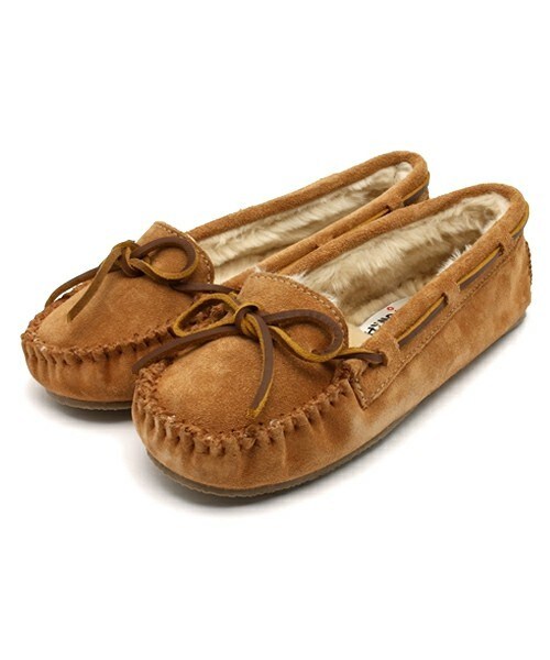 Minnetonka(ミネトンカ)の「【MINNETONKA】CALLY SLIPPER (841637)(モカシン/デッキシューズ・レディース・ベージュ/ネイビー・35/36/37/38)」の1枚目の写真