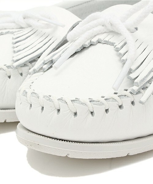 Minnetonka(ミネトンカ)の「キルティ アンビーデッド (851622)(モカシン/デッキシューズ・レディース・ホワイト/グレー/ライトピンク・35/36/37/38)」の7枚目の写真