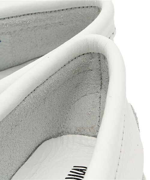 Minnetonka(ミネトンカ)の「キルティ アンビーデッド (851622)(モカシン/デッキシューズ・レディース・ホワイト/グレー/ライトピンク・35/36/37/38)」の9枚目の写真