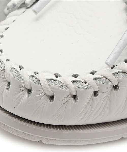 Minnetonka(ミネトンカ)の「キルティ アンビーデッド (851622)(モカシン/デッキシューズ・レディース・ホワイト/グレー/ライトピンク・35/36/37/38)」の12枚目の写真