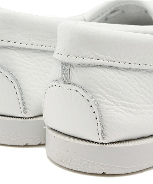 Minnetonka(ミネトンカ)の「キルティ アンビーデッド (851622)(モカシン/デッキシューズ・レディース・ホワイト/グレー/ライトピンク・35/36/37/38)」の10枚目の写真