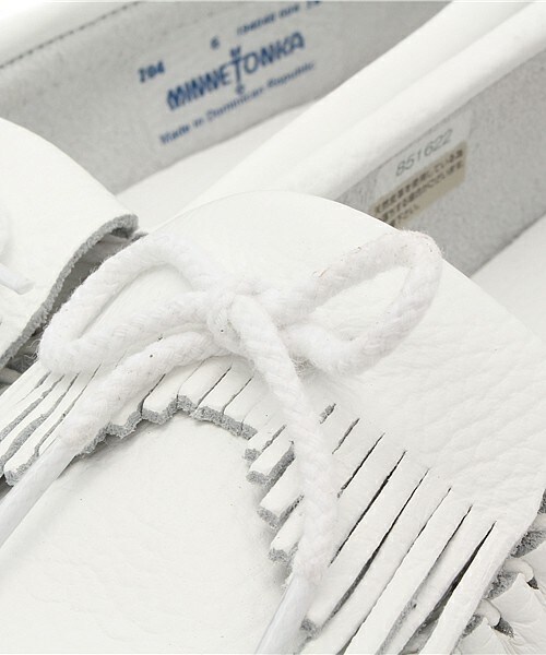 Minnetonka(ミネトンカ)の「キルティ アンビーデッド (851622)(モカシン/デッキシューズ・レディース・ホワイト/グレー/ライトピンク・35/36/37/38)」の8枚目の写真