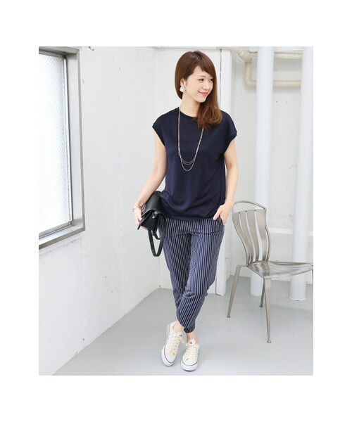 URBAN RESEARCH DOORS（アーバンリサーチドアーズ）の「ドビーストライプテーパードパンツ（パンツ・レディース・IVORY/NAVY・36/38/40）」の3枚目の写真