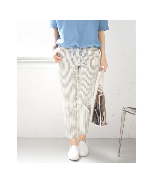 URBAN RESEARCH DOORS（アーバンリサーチドアーズ）の「ドビーストライプテーパードパンツ（パンツ・レディース・IVORY/NAVY・36/38/40）」の5枚目の写真