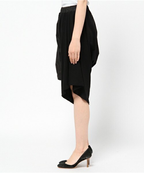 gomme（ゴム）の「タックドレープパンツ（その他パンツ・レディース・ブラック/ネイビー・MEDIUM）」の4枚目の写真