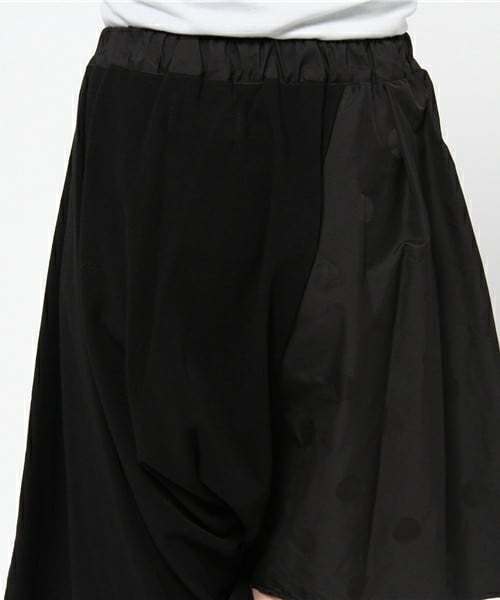 gomme（ゴム）の「タックドレープパンツ（その他パンツ・レディース・ブラック/ネイビー・MEDIUM）」の7枚目の写真