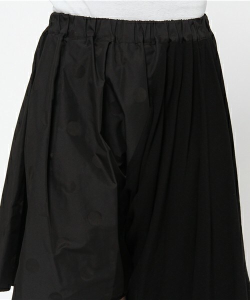 gomme（ゴム）の「タックドレープパンツ（その他パンツ・レディース・ブラック/ネイビー・MEDIUM）」の6枚目の写真