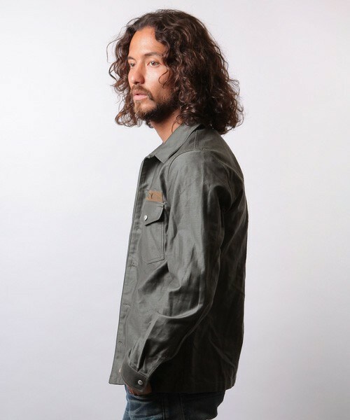SABLE CLUTCH（セーブルクラッチ）の「コンチョボタンミリタリーシャツジャケット（シャツ/ブラウス・メンズ・カーキ・SMALL/MEDIUM/LARGE/X-LARGE）」の4枚目の写真