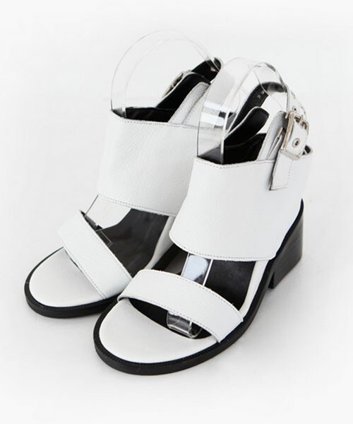 DHOLIC（ディーホリック）の「リアルレザーストラップサンダル（サンダル・レディース・グレー/ホワイト/ブラック・225/230/235/240/245/250）」の2枚目の写真