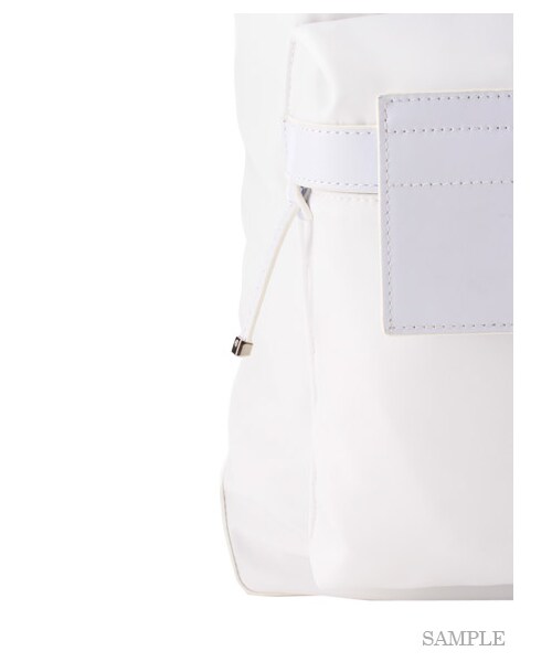 emmi（エミ）の「【emmi atelier】レザープレートリュック（リュック・レディース・WHT/BLK/WHTxBLK・F）」の13枚目の写真