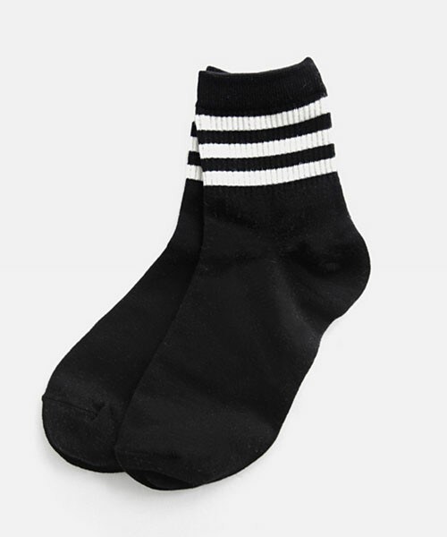 DHOLIC（ディーホリック）の「ラインクルー丈ソックス（ソックス/靴下・レディース・ブラックトーン/レッドトーン/ブルートーン/グレー/ブラック・FREE）」の2枚目の写真