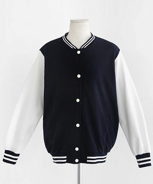 DHOLIC（ディーホリック）の「2colorsスタジアムジャンパー（スタジャン・レディース・アイボリー/ネイビー・FREE）」の2枚目の写真