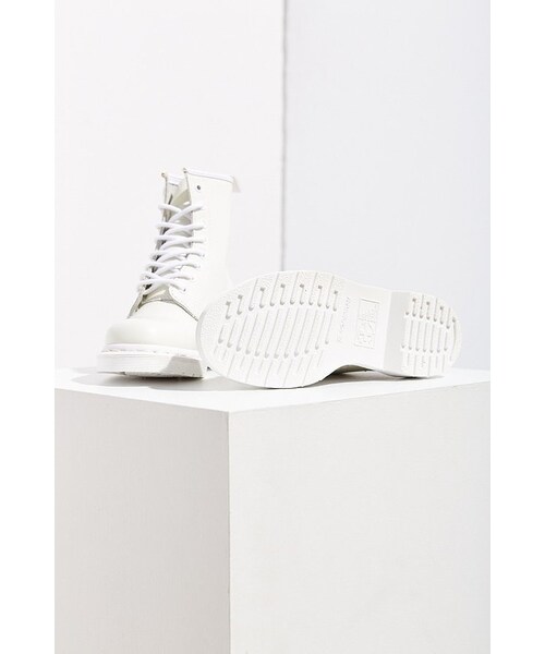 Dr. Martens(ドクターマーチン)の「Dr. Martens 1460 Mono Boot(ブーツ・レディース・WHITE・6/7/10/8/9)」の6枚目の写真