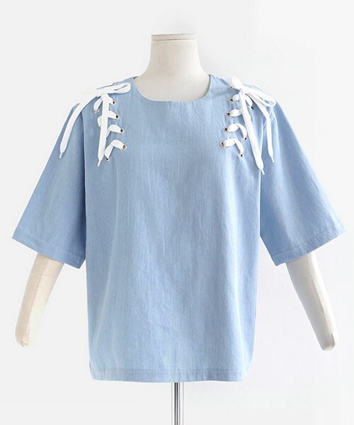DHOLIC（ディーホリック）の「ショルダーレースアップブルートップス（Tシャツ/カットソー・レディース・ブルーデニム/ライトブルーデニム・FREE）」の2枚目の写真