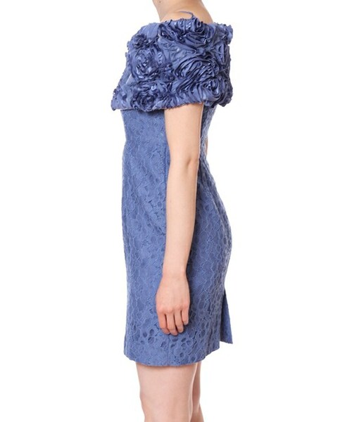 GRACE CONTINENTAL（グレースコンチネンタル）の「フリルスヌード付き