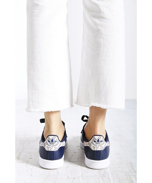adidas(アディダス)の「Adidas Stan Smith Snake Sneaker(スニーカー・レディース・NAVY・8.5/7.5/8/9/9.5/10)」の2枚目の写真