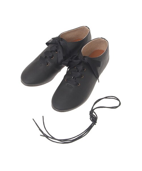 ehka sopo（エヘカソポ）の「サテンリボンレースアップシューズ（パンプス・レディース・オフホワイト/ブラック・M/L）」の2枚目の写真