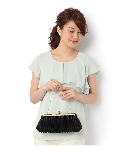 laboratory work（ラボラトリーワーク）の「パールビーズ使いサテンクラッチバッグ（バッグ・レディース・ブラック/ベージュ）」の3枚目の写真