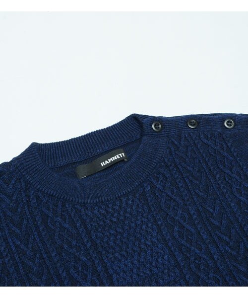 HAMNETT（ハムネット）の「【HAMNETT】 CABLE KNIT SHORT PULLOVER（トップス・メンズ・ネイビー/アイボリー・S/M/L）」の3枚目の写真