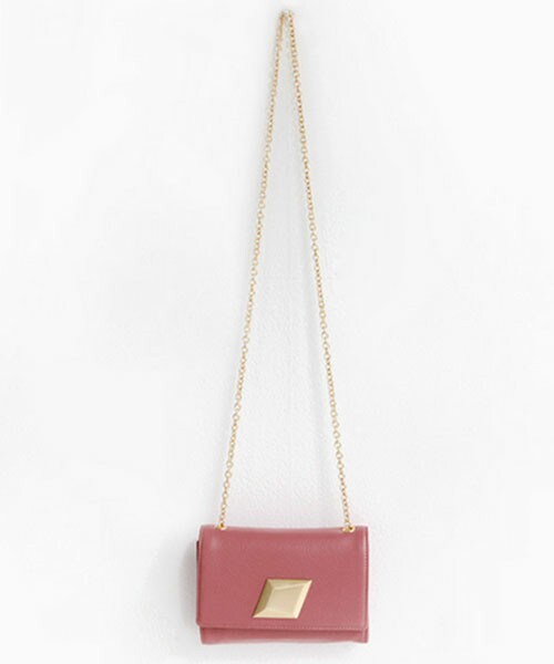 DHOLIC(ディーホリック)の「マットゴールドダイヤ本革チェーンバッグ(ショルダーバッグ・レディース・シルバー/サーモンピンク/ブルー/スカイブルー/ブラック・FREE)」の5枚目の写真