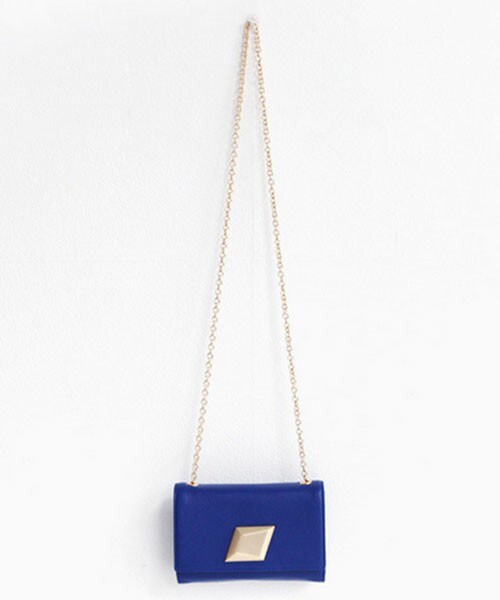 DHOLIC(ディーホリック)の「マットゴールドダイヤ本革チェーンバッグ(ショルダーバッグ・レディース・シルバー/サーモンピンク/ブルー/スカイブルー/ブラック・FREE)」の3枚目の写真