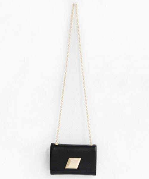 DHOLIC(ディーホリック)の「マットゴールドダイヤ本革チェーンバッグ(ショルダーバッグ・レディース・シルバー/サーモンピンク/ブルー/スカイブルー/ブラック・FREE)」の2枚目の写真