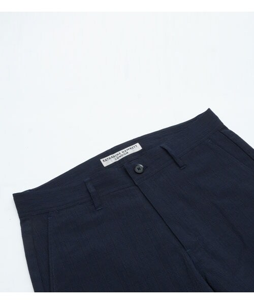 KATHARINE HAMNETT LONDON （キャサリンハムネットロンドン）の「SHADOW CHECK SUCKER PANTS（パンツ・メンズ・ブラック/ネイビー・M/L/XL）」の7枚目の写真