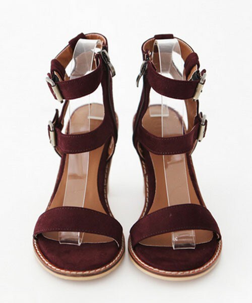 DHOLIC（ディーホリック）の「スエード調ストラップサンダルヒール（サンダル・レディース・ベージュ/ワイン/ブラック・225/230/235/240/245/250）」の3枚目の写真