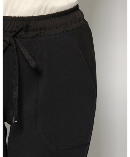 VICKY（ビッキー）の「アクアスーティングジャージカーゴゆるパンツ（パンツ・レディース・ホワイト/ブラック・S/M）」の5枚目の写真