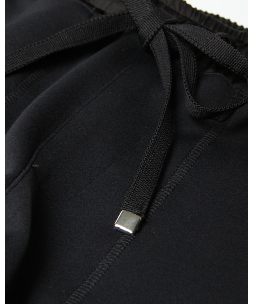 VICKY（ビッキー）の「アクアスーティングジャージカーゴゆるパンツ（パンツ・レディース・ホワイト/ブラック・S/M）」の7枚目の写真