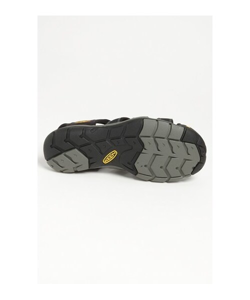 KEEN（キーン）の「Keen 'Clearwater CNX' Sandal (Men)（サンダル・メンズ・Black/ Gargoyle・9.5 M/7 M/13 M/11.5 M/8 M/9 M/10 M/11 M/7.5 M/14 M/8.5 M/10.5 M/15 M）」の2枚目の写真