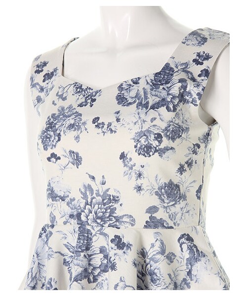 ROYAL PARTY（ロイヤルパーティー）の「フラワープリント ペプラムセットアップ（その他・レディース・ブルー/オフホワイト系・F）」の6枚目の写真