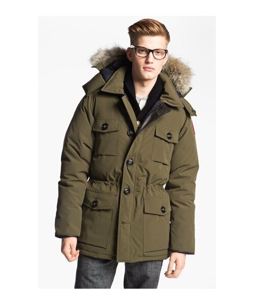 CANADA GOOSE（カナダグース）の「Canada Goose 'Banff' Parka with Genuine Coyote Fur Trim（ジャケット/アウター・メンズ・Military Green・Regular XX-Large）」の4枚目の写真