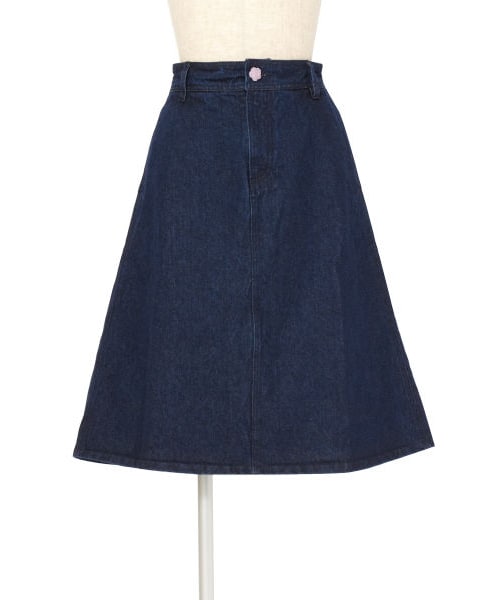 F i.n.t(フィント)の「ローズ釦デニムAラインスカート/F&A(デニムスカート・レディース・その他)」の2枚目の写真