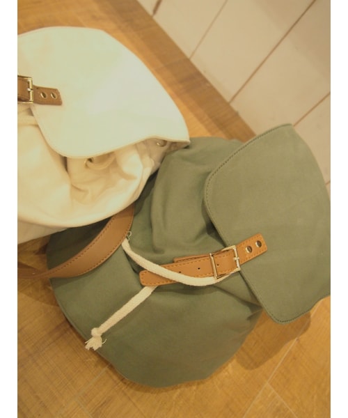 Ungrid（アングリッド）の「キャンバスリュックサック（バッグ・レディース・オフホワイト/カーキ・F）」の4枚目の写真