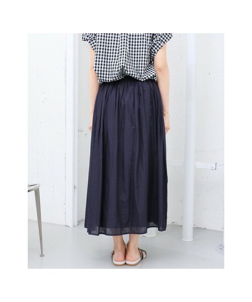 URBAN RESEARCH DOORS(アーバンリサーチドアーズ)の「コットンギャザーロングスカート(スカート・レディース・LIGHT GRAY/BEIGE/GREEN/NAVY・one)」の14枚目の写真