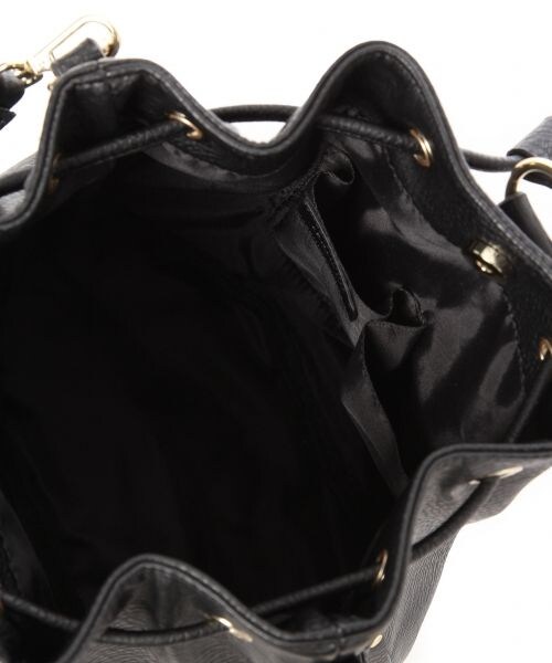 JEANASIS(ジーナシス)の「【通常販売スタート】タッセル3WAYキンチャク(バッグ・レディース・アイボリー/ブラック・FREE)」の6枚目の写真