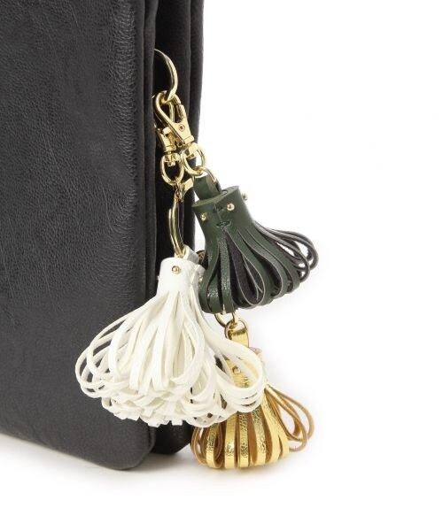 JEANASIS（ジーナシス）の「3タッセルミニショルダー（バッグ・レディース・マルチ/ブラック/レッド・FREE）」の9枚目の写真