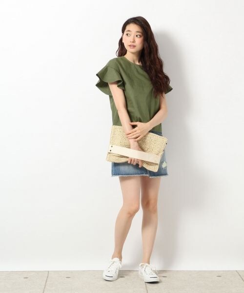 A part by（アパートバイ）の「ＣローンソデフレアＳＳブラウス（トップス・レディース・ホワイト　05/カーキ　78/ネイビー　88・Ｍ/Ｌ）」の5枚目の写真