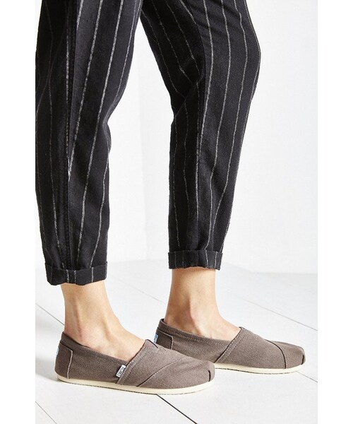 TOMS（トムス）の「TOMS Slip-On Shoe（その他パンツ・レディース・RED/GREY/NAVY/BLACK・8/7.5/7/6/8.5/9/10）」の4枚目の写真