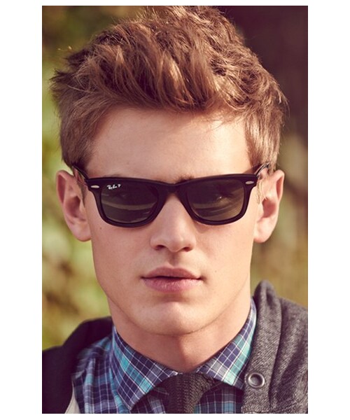 Ray-Ban（レイバン）の「Ray-Ban 'Classic Wayfarer' 50mm Polarized Sunglasses（サングラス・メンズ・Tortoise Polarized）」の4枚目の写真