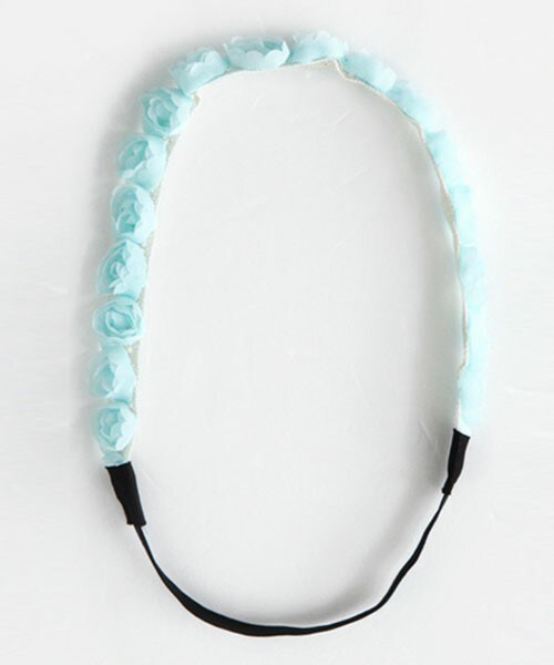 DHOLIC（ディーホリック）の「フラワーヘアバンド（ヘアバンド・レディース・イエローA/ホワイトE/アイボリーD/スカイブルーA/ピンクA/ライトベージュB/ライトベージュC/ベージュE・FREE）」の7枚目の写真