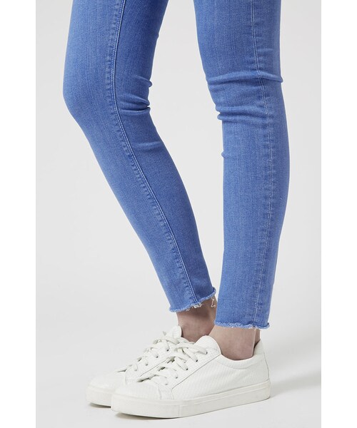 TOPSHOP（トップショップ）の「Moto bright blue jamie jeans（デニムパンツ・レディース・BLUE・W2534/W2634/W2832/W2434/W2834/W3034/W3434/W2632/W3432/W3234/W2532/W3032/W3232/W2432）」の4枚目の写真